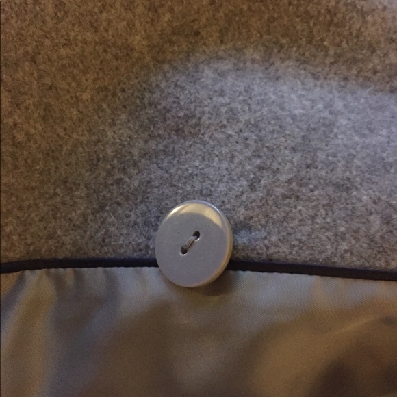 Tahari shawl collar long wool blend coat size L. Soft fabric - Picture 6 of 12